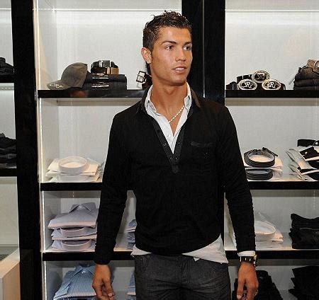 Emporio Armani Signs Cristiano Ronaldo .